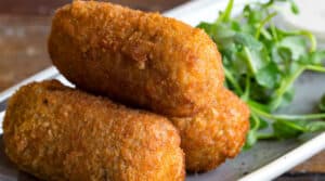 Croquete de Linguiça com Queijo