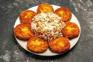 Bolinho de arroz com queijo