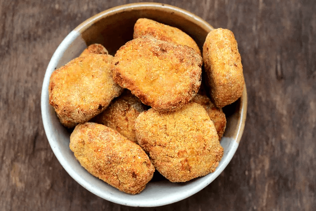 Recipiente com Nuggets de Frango Caseiro